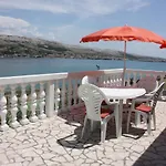 Appartamento On The Pag Town